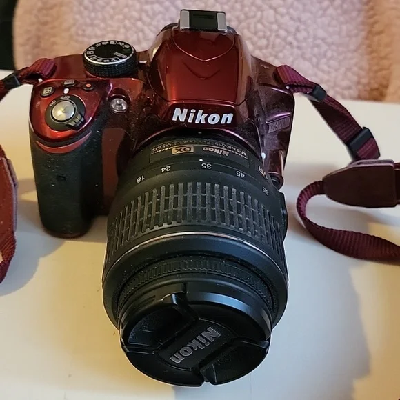 Nikon D3200 SLR Red - Picture 1 of 7